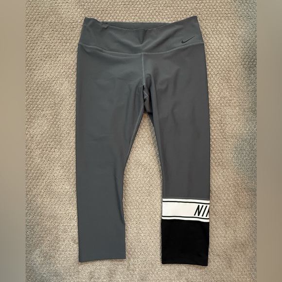 Nike Gray Leggings - Picture 2 of 3